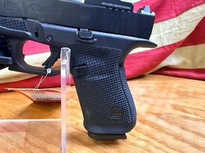 GLOCK 19 GEN 6 - Image 8 of 14