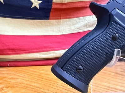 SIG SAUER P320 - Image 7 of 11
