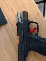 Smith & wessonM&P shield 9mm single stack - 3 of 5