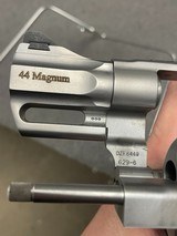 Smith & Wesson 629-6 Performance Center - 9 of 13