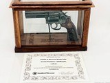 SMITH AND WESSON S&W MODEL 586 .357 MAGNUM CLASS "A" FACTORY ENGRAVING & DISPLAY BOX1 OF 20