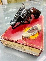 COLT SINGLE ACTION ARMY SHERIFFS EDITION .45 COLT W/ COLT COMMEMORATIVE KNIFE - 1 of 9