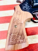 SMITH & WESSON PERFORMANCE CENTER CLASSIC SERIES MODEL 29-10 .44 MAGNUM ENGRAVED - 4 of 12