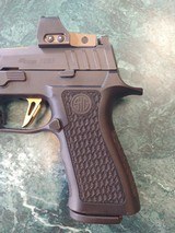 Sig Sauer P320 Custom Works 9mm - 4 of 8
