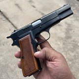 Browning hi power 9mm - 2 of 9