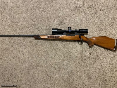 Left Hand Weatherby Mark V Custom Deluxe