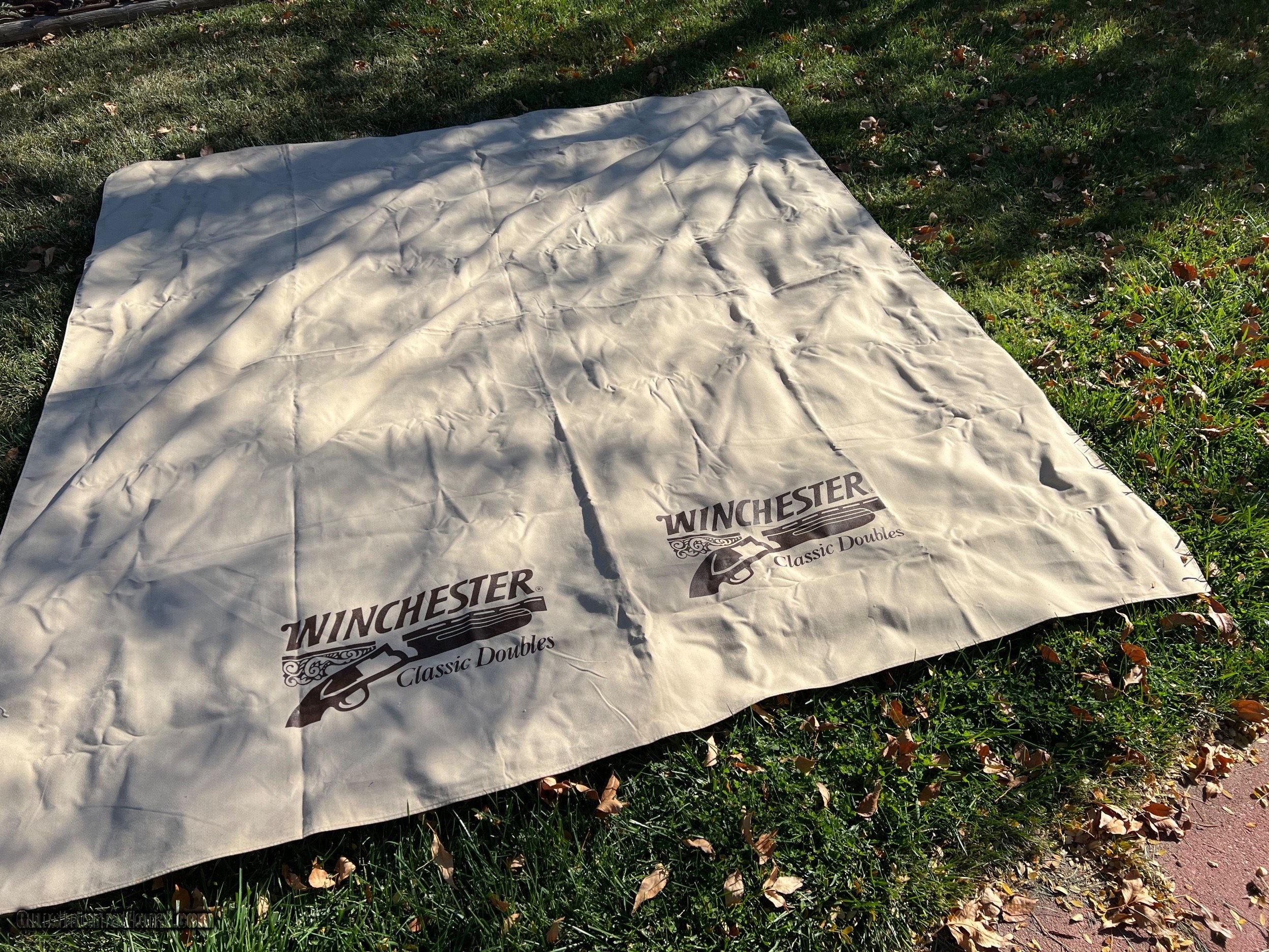 Winchester. Classic. Doubles. GUN. SHOW. CLOTH cloth