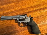 SMITH & WESSON.
MODEL.
617.
LIKE NEW. - 9 of 9