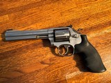 SMITH & WESSON.
MODEL.
617.
LIKE NEW. - 1 of 9