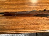 WEATHERBY.MARK. V.LEFT.HAND.ACTION.300. WEATHERBY.MAG.99 %.Condition - 9 of 16