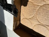COLT.
PYTHON.
375. MAG.
MADE
IN 1971.
99 %. CONDITION. VERY LITTLE. USEED - 12 of 18
