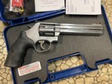 Smith & Wesson.Model 686-6 PLUS,357 magnum,7 rounds,6in barrel.NEW IN Matching Factory Box,never fired - 3 of 12