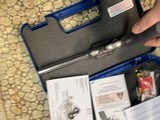 Smith & Wesson.Model 686-6 PLUS,357 magnum,7 rounds,6in barrel.NEW IN Matching Factory Box,never fired - 2 of 12