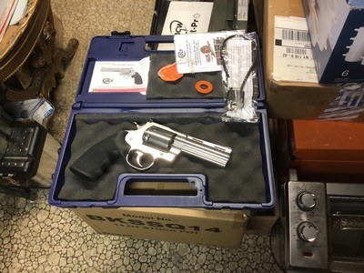 COLT KODIAK,44 Magnum revolver, 6 shot,4inch ported barrel,bright stainless,HD frame, NEW IN BOX,Never Fired - Image 2 of 12