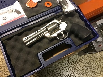 COLT KODIAK,44 Magnum revolver, 6 shot,4inch ported barrel,bright stainless,HD frame, NEW IN BOX,Never Fired - Image 1 of 12
