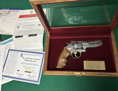 American Freedom Tribute Revolver.America Remembers number 9 of 250 - Image 2 of 9