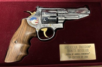 American Freedom Tribute Revolver.America Remembers number 9 of 250 - Image 1 of 9
