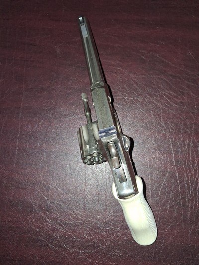 Hi-Standard R-101 9 shot revolver,.22 LR - Image 4 of 4