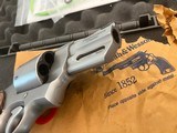 Smith & Wesson Performance Center Model 629-6 44 MAG - 7 of 19