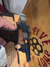 HIGH STANDARD THE VICTOR 22LR HAS MILITARY ON FRAME ALSO
HI STANDARD - 10 of 12
