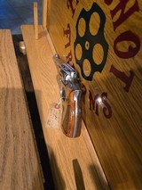 HERE IS A NICE SMITH 10-5 FACTORY NICKEL MADE IN 1975 38 SPECIAL WITH WAYNE CO 1615 ON FRAME - 3 of 9