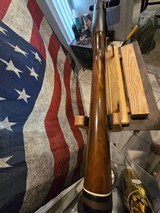 WINCHESTER MODEL 12 IN GREAT SHAPE AND WOOD IS GREAT VENTED RIB 28 INCH BARREL 2 3/4 SHELLS MOD BARREL - 4 of 13