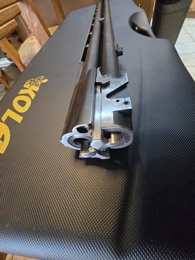 KOLAR SPORTING 12GA HAS A 32 INCH BARREL AND A 30 INCH CARRIER BARREL WITH KOLAR TUBES SKEET 410 20 AND 28GA - Image 1 of 7