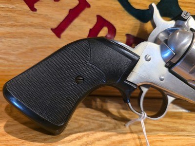 RUGER NEW MODEL BLACKHAWK 357MAGSS - Image 4 of 9