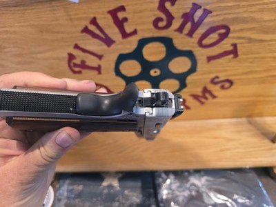 SMITH AND WESSON 1911 ENGRAVED SW1911 45ACP - Image 7 of 8