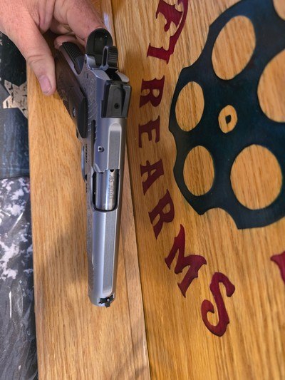 SMITH AND WESSON 1911 ENGRAVED SW1911 45ACP - Image 4 of 8