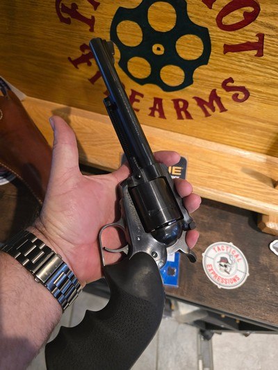 RUGER NEW MODEL SUPER BLACKHAWK 44MAG - Image 7 of 10
