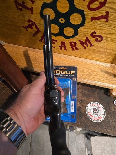 RUGER NEW MODEL SUPER BLACKHAWK 44MAG - Image 6 of 10