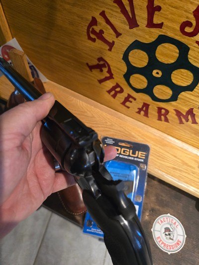 RUGER NEW MODEL SUPER BLACKHAWK 44MAG - Image 8 of 10