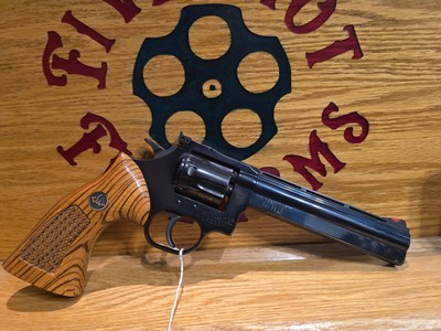 DAN WESSON 22LR REVOLVER - Image 5 of 11