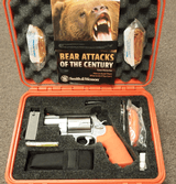 Smith & Wesson 500 ES Emergency Bear Survival Kit - 1 of 3