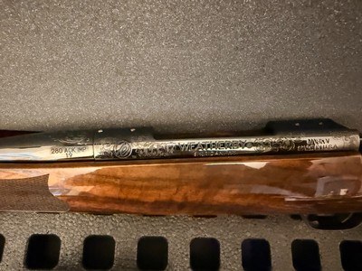 “His & Hers” Custom Weatherby Mark V Presentation Rifles – Safari Club International Gold Inlay & Exhibition Walnut – 7mm Back Country .280 Ackley Imp - Image 9 of 25