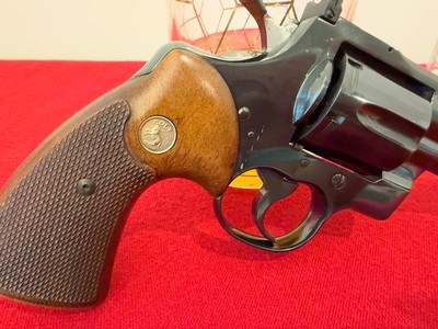 COLT PYTHON .357 MAGNUM REVOLVER – EARLY 1967 PRODUCTION – 4" BARREL – ORIGINAL "SMILEY FACE" WALNUT GRIPS - Image 7 of 9