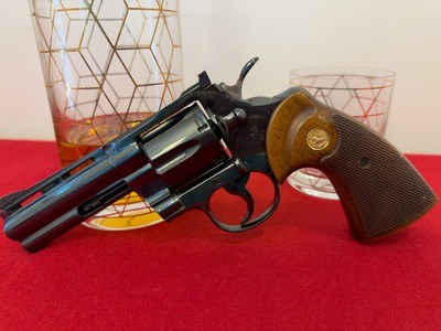 COLT PYTHON .357 MAGNUM REVOLVER – EARLY 1967 PRODUCTION – 4" BARREL – ORIGINAL "SMILEY FACE" WALNUT GRIPS - Image 1 of 9