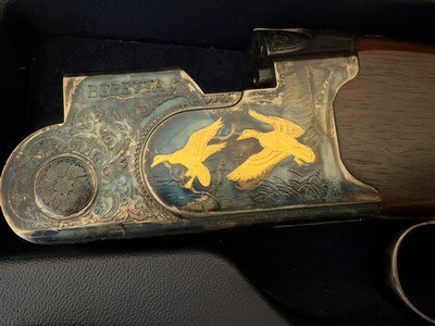 FACTORY ENGRAVED AND GOLD INLAIDBERETTA MODEL 687 SILVER PIGEON V WITH CASE AND TOOLS - Image 4 of 11