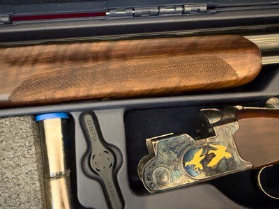 FACTORY ENGRAVED AND GOLD INLAIDBERETTA MODEL 687 SILVER PIGEON V WITH CASE AND TOOLS - Image 9 of 11