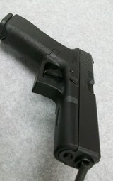 Glock 80 9mm Pistol
W/10 Round Mag. 