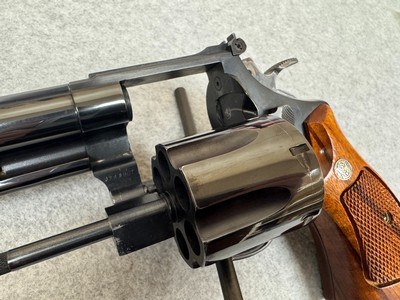 Smith & Wesson 29-3 44 Mag 8 3/8