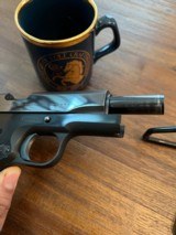 Colt 1911 Light Weight Commander .45 - 7 of 15