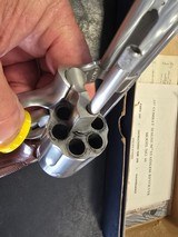 Smith Wesson model 66-1 357 combat magnum - 3 of 7