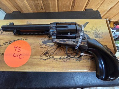 Uberti model 1873 45 colt birdshead grips - Image 1 of 8