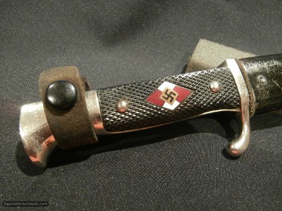 WWII WW2 NAZI GERMAN YOUTH KNIFE w/SCABBARD
RZM M7/72 KARL ROBERT KALDENBACH
SOLINGEN-GRAFRATH