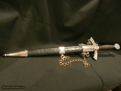 WWII GERMAN LUFTWAFFE DAGGER
WW2 GERMAN LUFTWAFFE DAGGER
NAZI DAGGER
GERMAN DAGGER LUFTWAFFE 1ST MODEL
NAZI LUFTWAFFE DAGGER