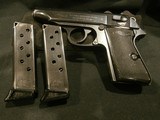WALTHER PP 7.65mm
.32acp
1966
WEST GERMANY
ALL-MATCHING,
TWO MATCHING MAGAZINES, MATCHING ALIGATOR BOX - 2 of 10