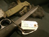 US M7 BAYONET WITH KNUCKLE GUARD.
US M7 M-16 KNUCKLE KNIFE.
US M7 BAYONET WITH KNUCKLE GUARD.
US M7 KNUCKLE GUARD BAYONET.
US M-16 KNUCKLE KNIFE - 9 of 15