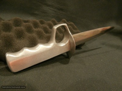 WWII BELGIAN FINGER LOOP DAGGER
WWII BELGIAN FIGHTING KNIFE
BELGIAN FINGER LOOP DAGGER
WWII DAGGER
WWII KNUCKLE GUARD FIGHTING KNIFE
WWII FIGHTER